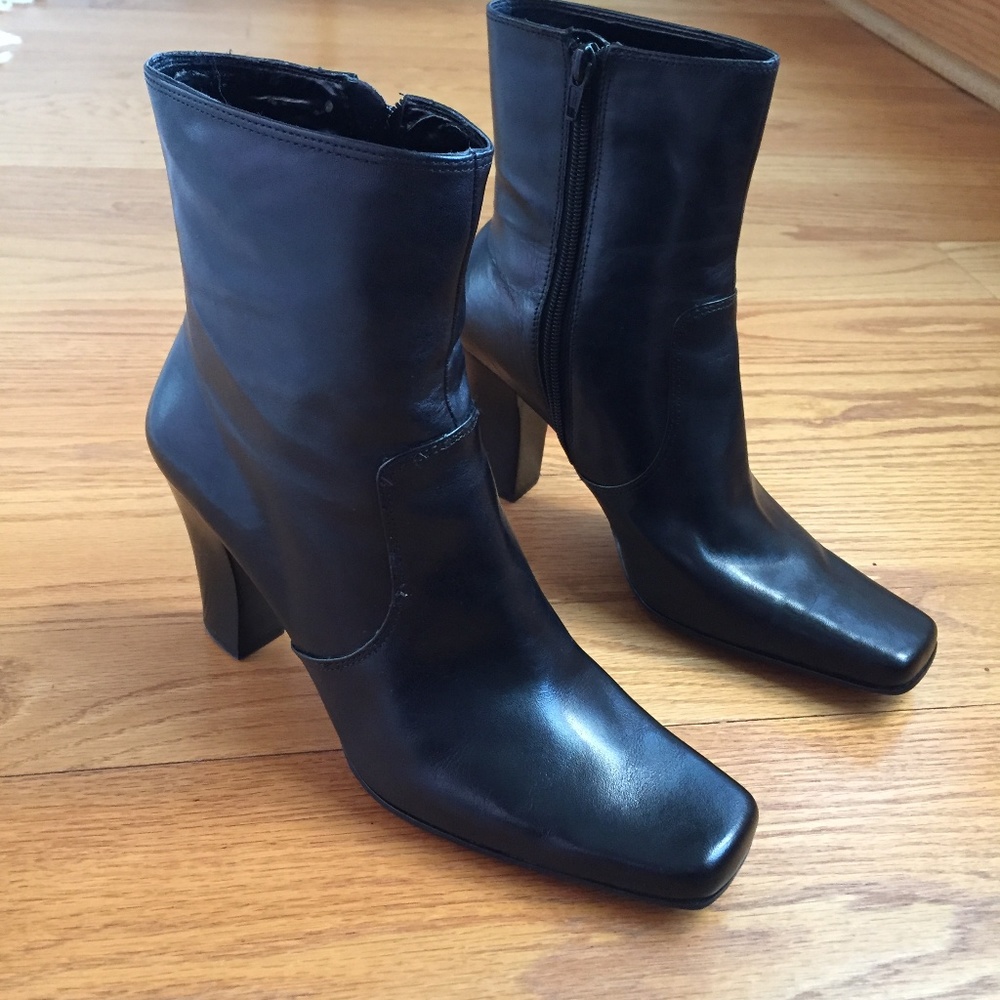 Nine West Black Leather heeled boots 8.5